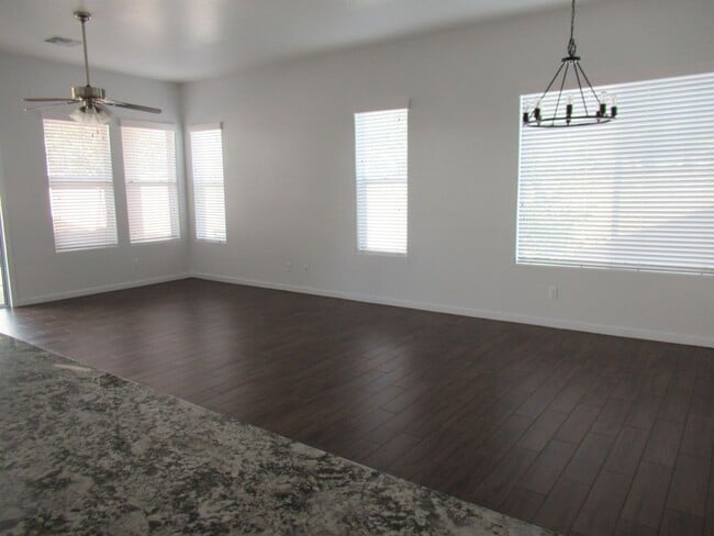 Building Photo - MULBERRY