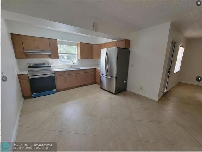 Foto del edificio - 8071 NW 44th Ct