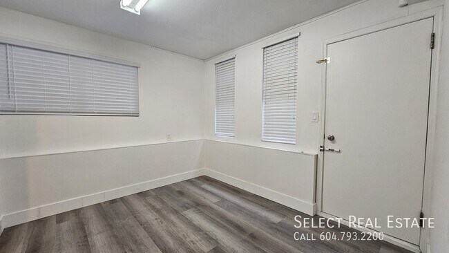 Building Photo - 1587 Stayte Rd