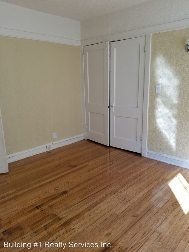 Primary Photo - 2141-2141 E 67th St