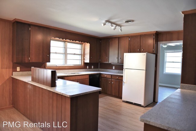 Building Photo - 402 Clairborne Ave