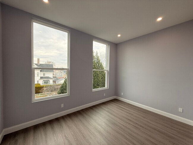 Building Photo - 222 Primrose Ave