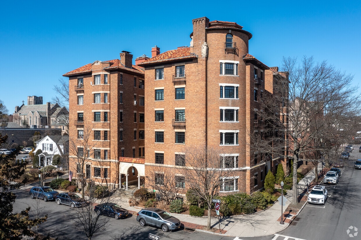 132 Pondfield Rd, Bronxville, NY 10708 Apartments in Bronxville, NY