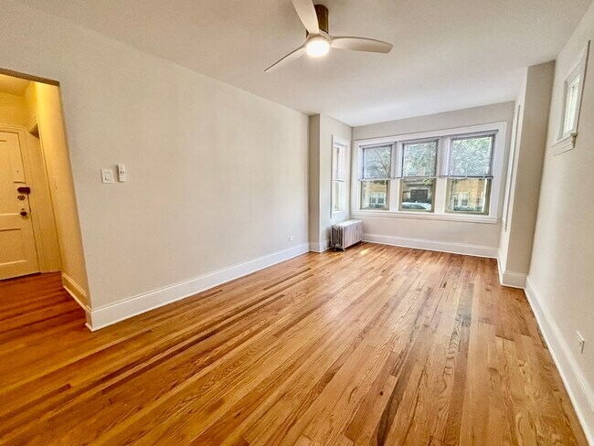Foto del edificio - 4057 N Sacramento Ave