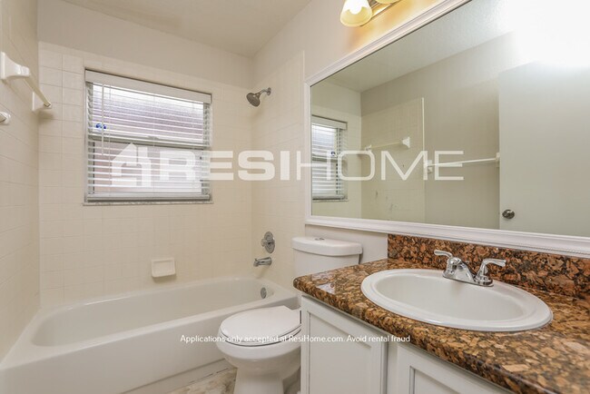 Building Photo - 1359 Woodfield Oaks Dr