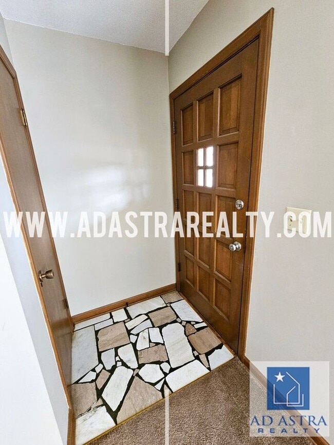Building Photo - Spacious Duplex in Independence-Available ...