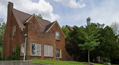 Building Photo - 1503 S Walnut St