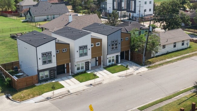 Foto del edificio - 7089 Tierwester St