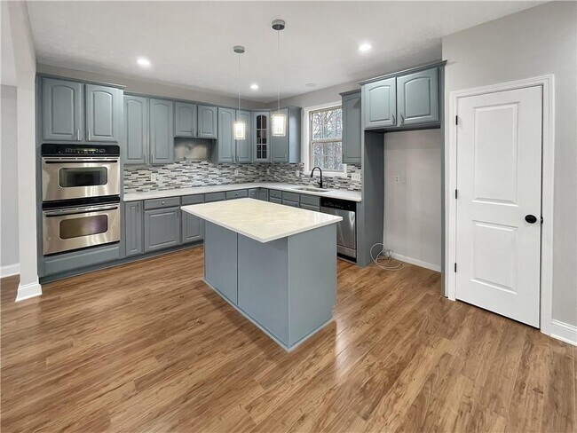 Foto del edificio - 7938 Fawnwood Dr