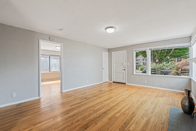 Foto del edificio - 2610 58th Ave SW