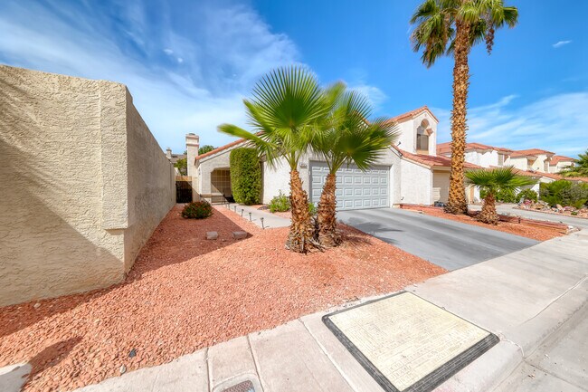 Foto del edificio - 9832 Cactus View Ave