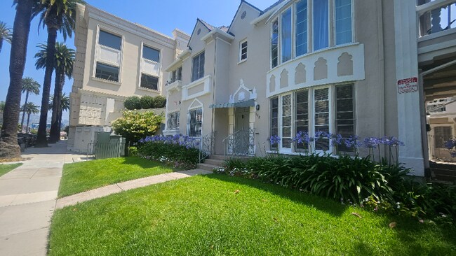 Foto del edificio - 118 N Gale Dr