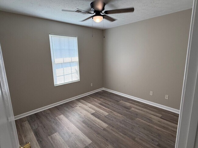 Foto del edificio - 107 Daneswood Ct