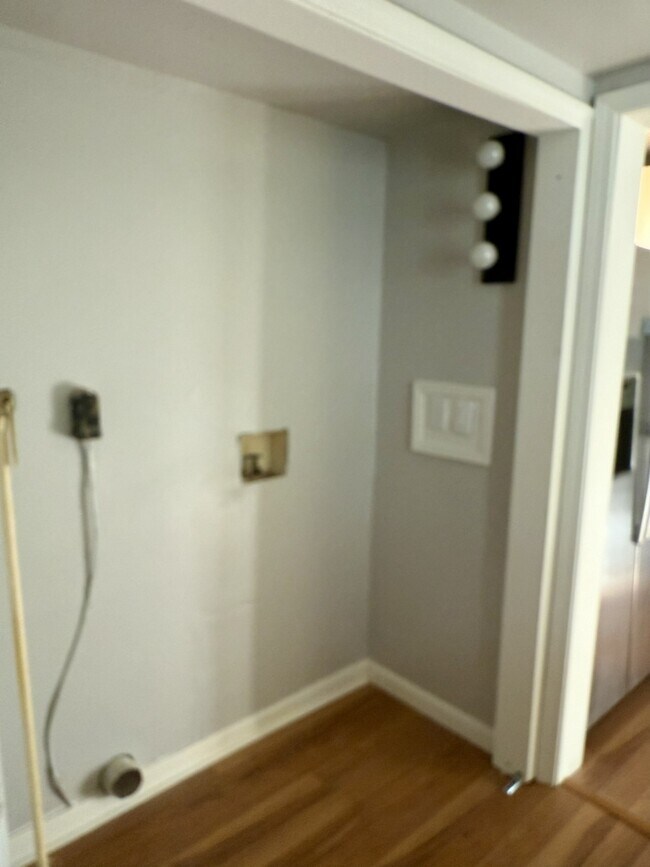 Washer/Dryer Hookups - 728 47th Way S