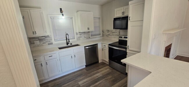 Foto del edificio - 3409 Riverside Dr