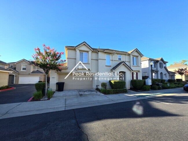 Foto del edificio - Very Nice 3bd/2.5ba Townhome Condo!