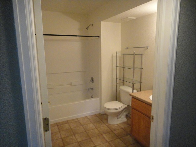 Foto del edificio - 2779 E 15th St