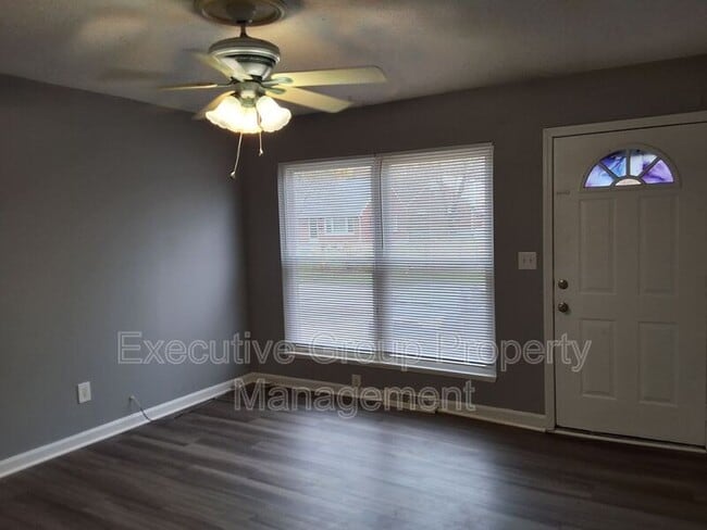 Building Photo - 801 Monin Rd