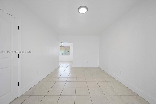Foto del edificio - 550 NE 82nd Terrace