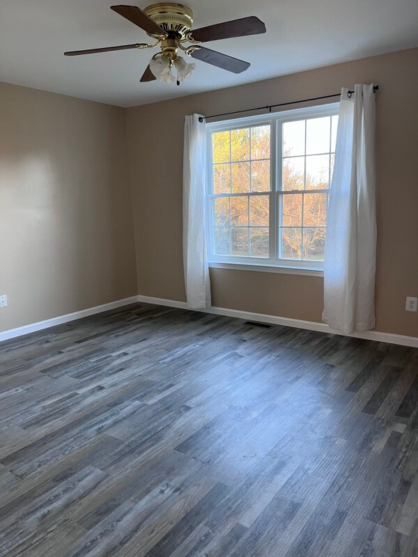 Foto del edificio - 33 Everett Dr