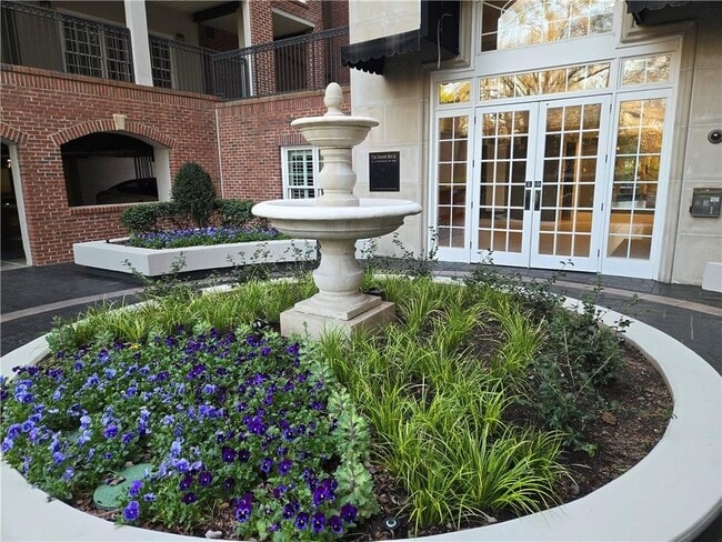 Building Photo - 50 Biscayne Dr NW