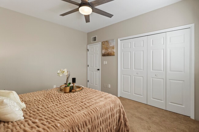 Foto del edificio - 5500 N Valley View Rd