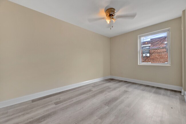 Foto del edificio - 1522 Queen St NE