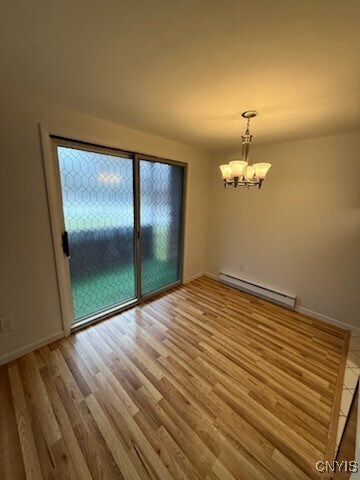 Foto del edificio - 325 Village Blvd N