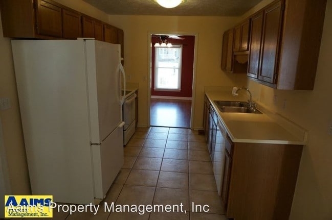 Building Photo - 6917 Bone Creek Dr