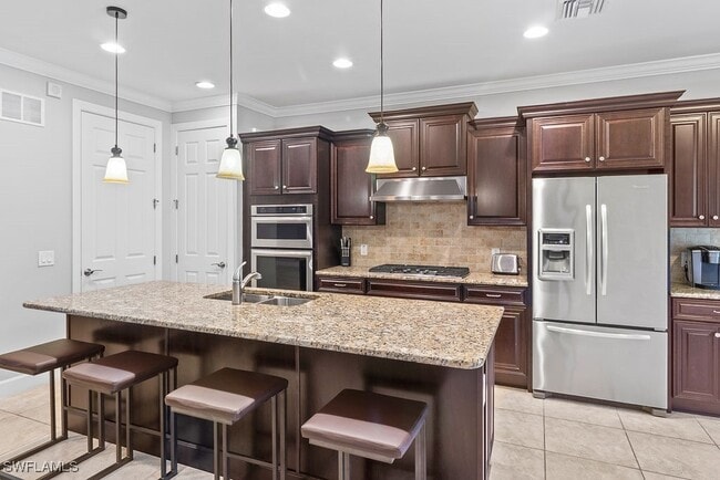 Building Photo - 16133 Camden Lakes Cir