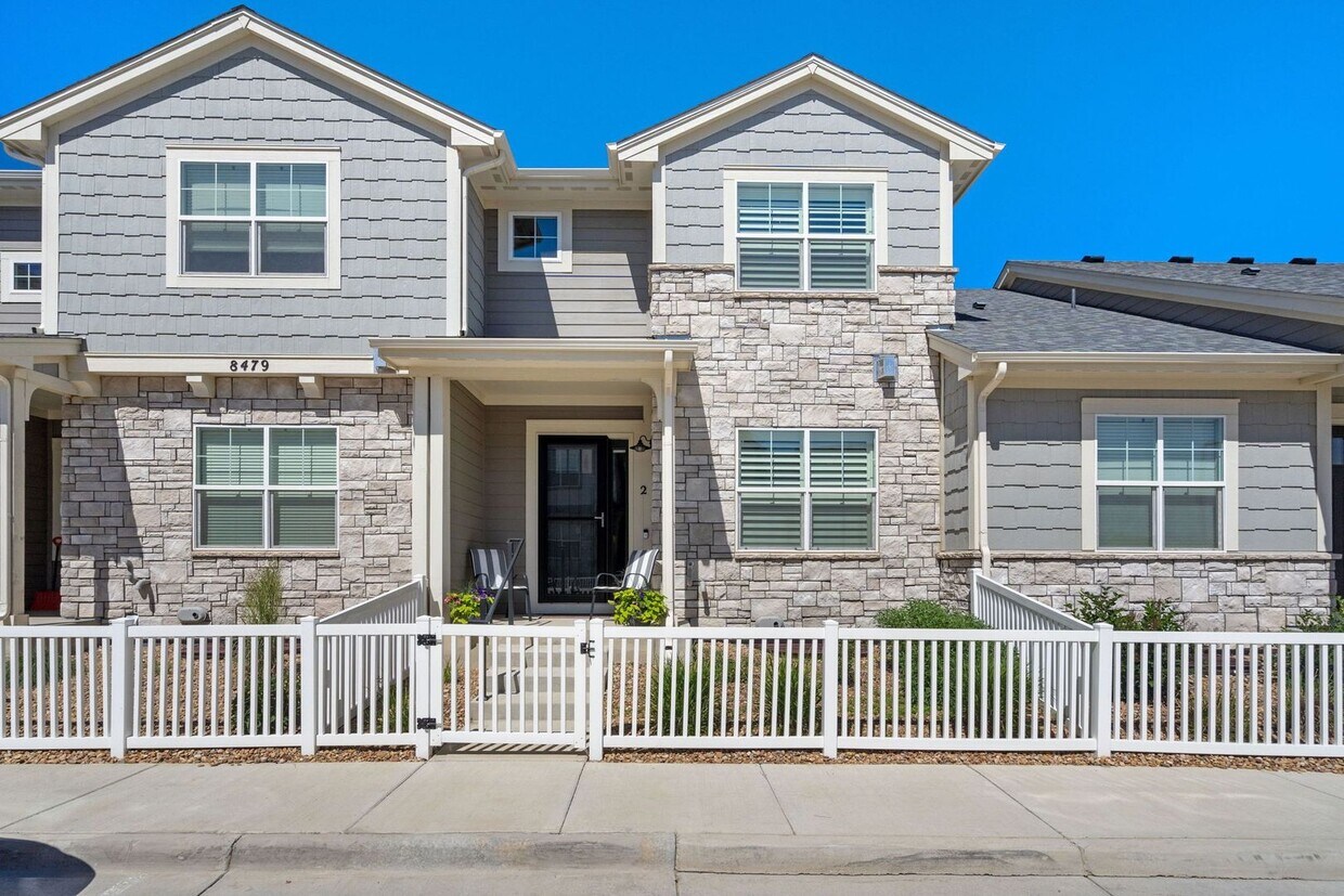 Foto principal - 8479 Cromwell Dr