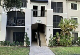 Building Photo - 3021 Alcazar Pl