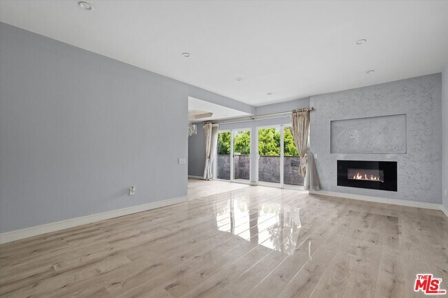 Foto del edificio - 5534 Sylmar Ave