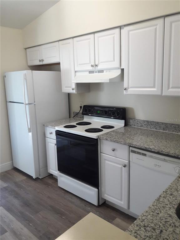 Building Photo - 3108 E Tower Ct