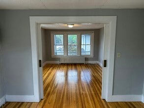 Building Photo - 319 Hanover St