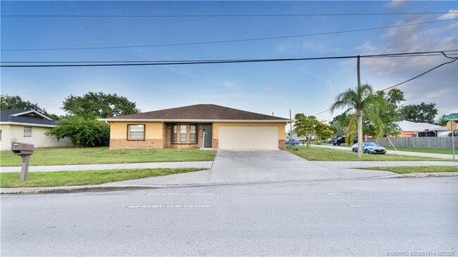 Foto del edificio - 2599 SE Westmoreland Blvd