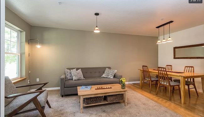 Photo - 1065 Laramie Blvd Apartment