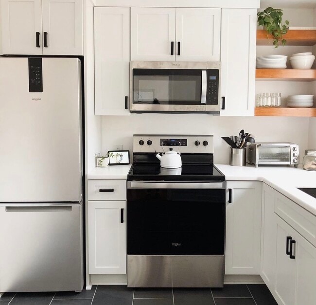 Building Photo - 4218 Saint Clair St