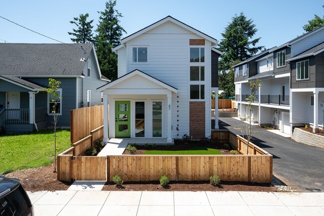 Building Photo - 37 NE 78th Ave