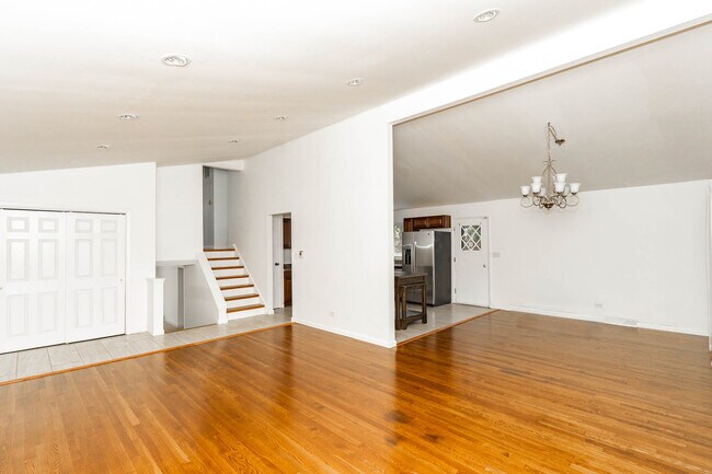 Foto del edificio - 610 Leamington Ave