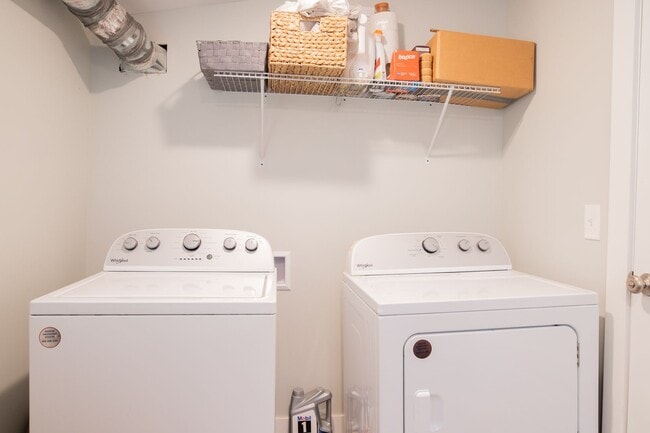 Building Photo - 800 Bridge St NW