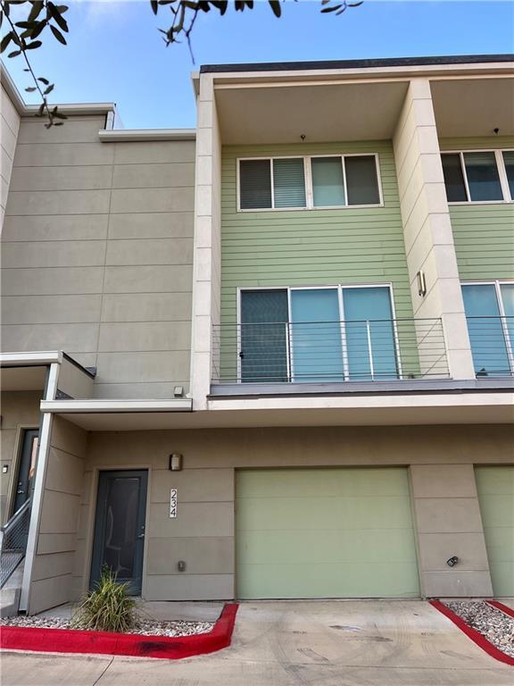 Building Photo - 604 N Bluff Dr