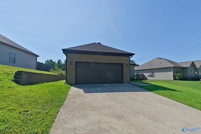 Building Photo - 111 Bates Ln