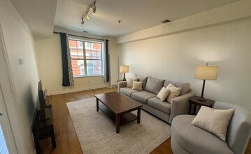 Building Photo - 4401 Park Ave