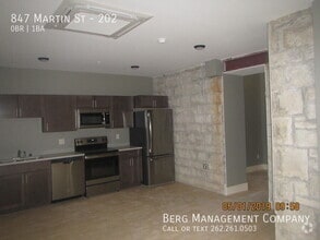 Building Photo - 847 Martin St