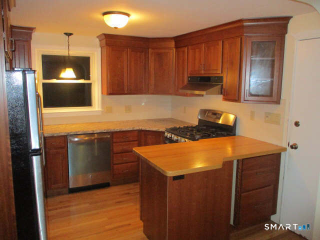 Building Photo - 25 Mettler St