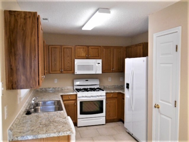 Foto del edificio - 503 N Waters Edge Dr