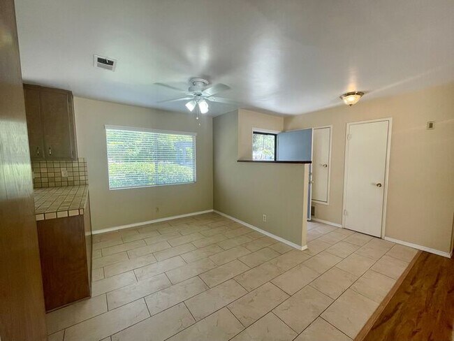 Building Photo - Three Bedroom Home in the Turnpike Foothills - Available Mid August