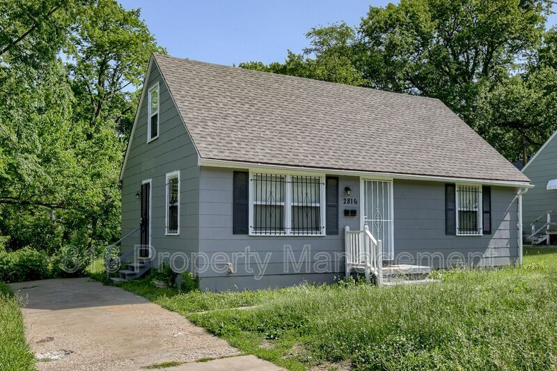 Foto principal - 2816 E 63rd St