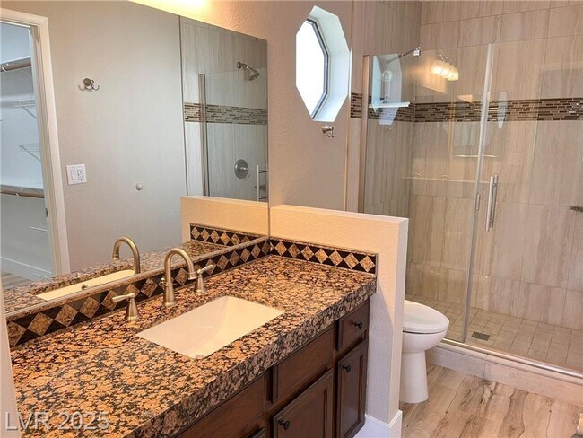 Foto del edificio - Charming Henderson Home | Covered Patio, B...